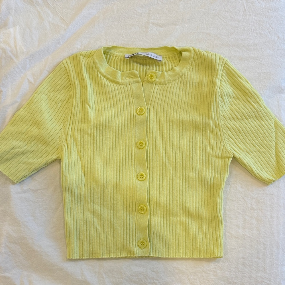 Zara Yellow Ribbed Button Down short sleeve sweater